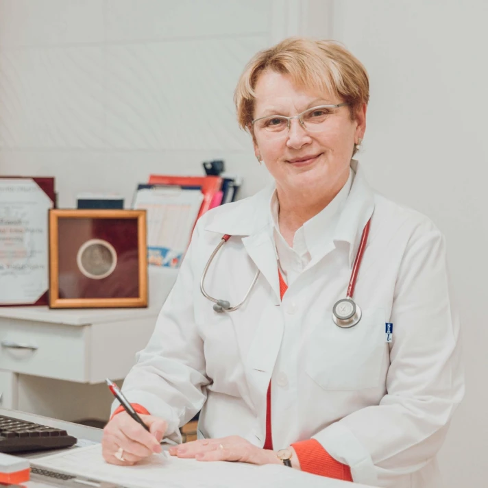 Dr. Szakál Mária