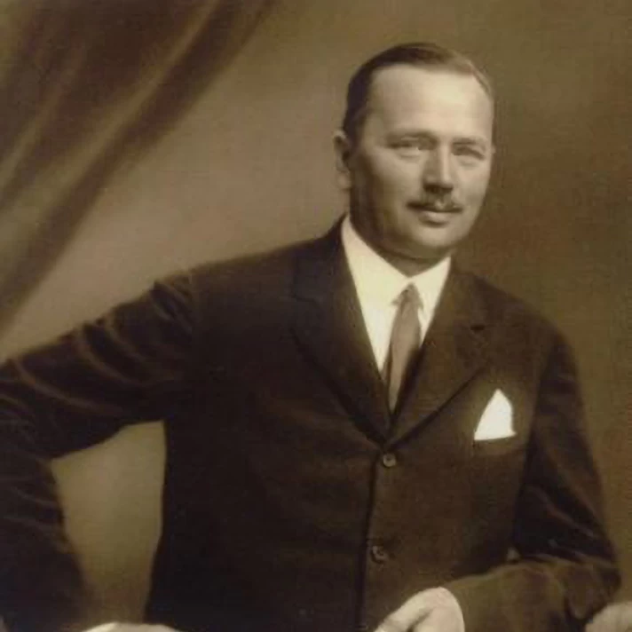 Dr. Östör József
