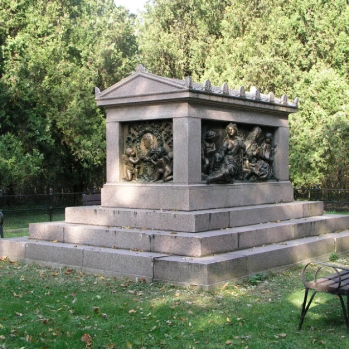 Széchenyi Béla és Erdődy Hanna síremléke