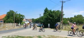 "Kastélyok, rózsák, lovak"  kerékpártúra