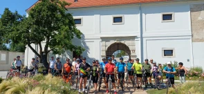 "Kastélyok, rózsák, lovak"  kerékpártúra
