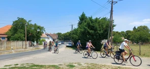 "Kastélyok, rózsák, lovak"  kerékpártúra